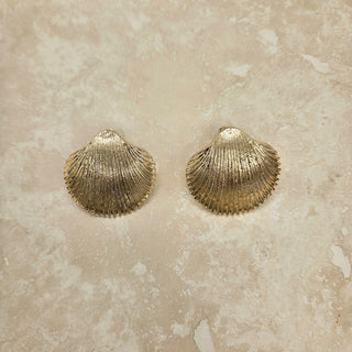 CLAM SHELL EARRINGS