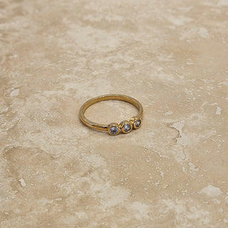 18k Gold Tois Zircone Ring