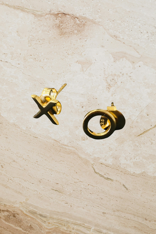 XO Studs Pair - Gold
