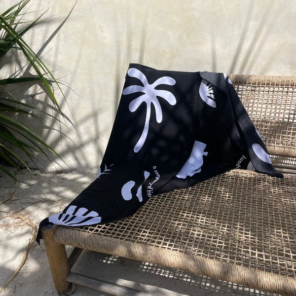 OVERSIZED SARONG by A COMPANY OF FRIENDS - BLACK/WHITE